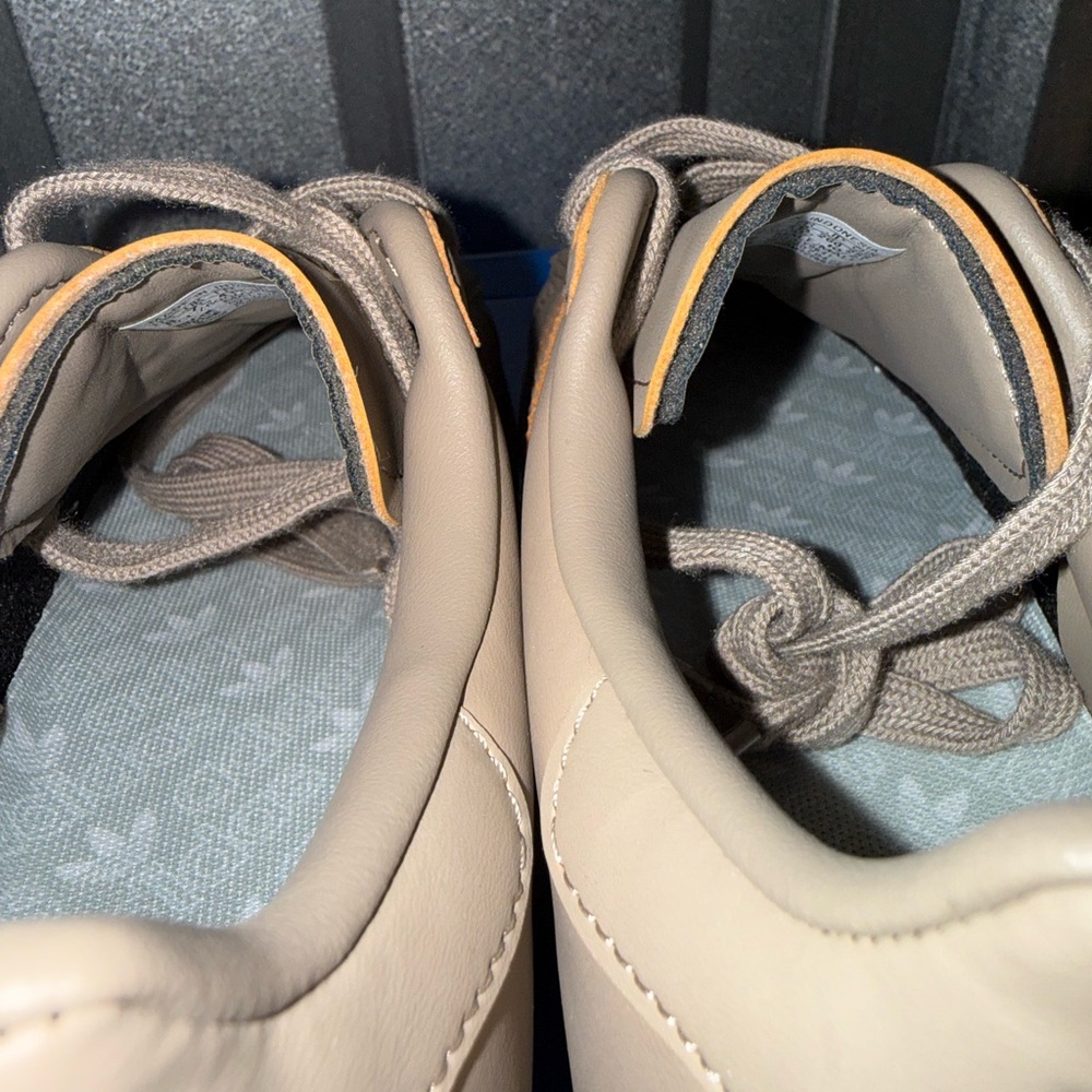 Adidas Superstar Shell Toe Tan sneakers size 8men rare find NEW - Picture 2 of 5